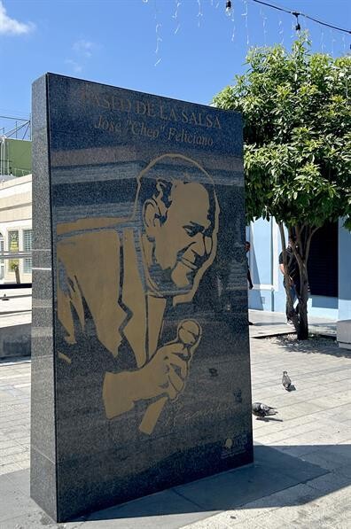 Пуэрто-Рико поминает легендарного певца сальсы Чео Феличиано в десятую годовщину его смерти